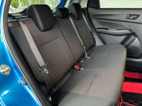 後席シートも広々と座れるのがこのお車の魅力です♪足元にゆとりのあるスペースを確保するなど、快適にドライブを楽しんでもらえる工夫や拘りを感じます♪