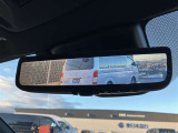 ミラーではなくカメラ映像で広報確認ができるデジタルインナーミラーを搭載!荷物があって後方確認ができないときや雨天時などにとても便利です☆