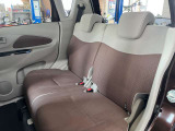 ベビーシートやチャイルドシート使用時も快適にお過ごしいただける十分な空間を確保しています!
