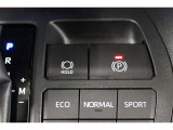 電動パーキングブレーキを搭載。スイッチ操作でパーキングブレーキを作動・解除することが可能ですので、操作の力が不要ですよ♪
