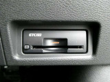 ここに ETC付いております。高速道路の料金所もスイスイ♪ ETCカードの申し込みは日産カードがおすすめ!!!「安心」「おトク」「便利」で皆さまのカーライフをサポートする特典満載のカードです。