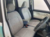 「車両状態証明書」には写真では映りにくい小さい傷や内装の状態も詳しく記載してあります。ご不明な点は遠慮なくお尋ねください。