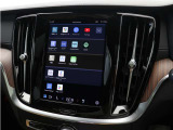 Google搭載のボルボなら、車内にいながら多彩なデジタルライフをお楽しみいただけます。Google Playから必要なアプリをダウンロードして、有意義な移動時間を楽しみましょう。