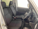 ダイハツ沼津販売の認定U-CARは新車メーカー保証に準じた1年間無償の「まごころ保証」が付いています。また認定車以外でも3ヶ月又は5000kmの保証が付いているのでリーズナブルなお車も安心です。
