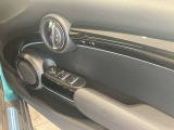 正規認定中古車 全国正規ディーラー保証付/1年・走行距離無制限 シートヒーター アクティブクルーズコントロール ワイヤレス充電 アイドリングストップ Apple Carplay ワンオーナー バックカメラ