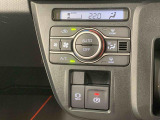 納車前には12ヶ月点検相当の点検と消耗品の交換をダイハツの整備士がしっかり整備してお渡しします。また、納車後には無料の1ヶ月点検がございます。