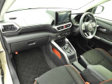 高品質カークリーニング 外装・内装、岐阜トヨペットの専門スタッフがシートもカーペットも綺麗に洗浄済み!プロの仕上げを是非ご確認ください。