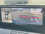 【360&deg;ビューモニター】専用のカメラにより、上から見下ろしたような視点で360度クルマの周囲を確認することができます☆死角部分も確認しやすく、狭い場所での切り返しや駐車もスムーズに行えます。