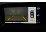 バックカメラ作動時のディスプレイです。 駐車が苦手な方にも安心のバックカメラ装備。