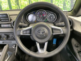 【純正革巻きステアリング】上質な革を使用することで、手にしっかり馴染みとても運転しやすいハンドルです♪