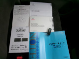 スマートキー、取扱書、点検記録簿が付いております
