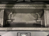 ラゲージの底には、大容量の収納ができる深底ラゲージアンダーボックス。小物のキャンプ道具の収納に大活躍!