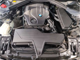 【BMWエンジン】革新的なガソリン・エンジン・テクノロジーによる高性能かつ高効率。レスポンスの良いパワーを発揮。常にスムーズな吸気を実現しアクセル開度にダイレクトに反応しドライビングを楽しく演出。