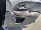 運転席のドアパネル収納