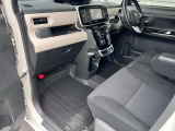 座り心地が良いシートなので長時間の運転でも快適にお過ごしいただけます。新品のフロアマットのご注文も可能です。掲載箇所以外にご希望の写真がございましたらお気軽にお問い合わせ下さい。
