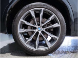 BMW純正アルミホイールです。納車時にはアルミホイールコーティングも承っております!是非ご検討下さいませ。
