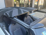 在庫車両はストックヤードにも保管してございます。あらかじめ在庫確認及びご来店日時のご連絡を頂けますと円滑なご案内が可能です。