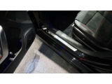 メルセデスジャパンが定めるサーティファイドカー(認定中古車)として登録を致しますので、納車時にはタイヤやバッテリー等も規定以下の数値であれば、整備代金を頂かず、無償で交換となります。ご安心下さい。