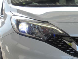 LEDライトで夜のドライブもくっきりはっきり、安心して運転できます。