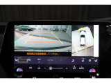 上から車両を見下ろしたような映像をナビゲーション画面に表示する「パノラミックビューモニター(床下透過表示機能付き)も搭載しています。