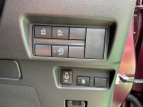 両側手動スライドドアは運転席からも開閉可能です(^^)/ハンドルヒーターつきで冬でも快適☆
