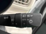 オートライト機能 周囲の明るさに応じて、ヘッドランプを自動的に点灯・消灯ができます。