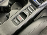 パーキングブレーキはスマートな電子制御式と合わせて渋滞時等にブレーキペダルから足を離しても停車状態を保持してくれるオートブレーキホールド機能で運転が楽になります。スタートはアクセルペダルを踏むだけ