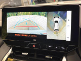 【パノラミックビューモニター】専用のカメラにより、上から見下ろしたような視点で360度クルマの周囲を確認することができます☆縦列駐車や幅寄せ時に活躍してくれます♪