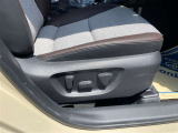 パワーシート搭載。微妙な調整が手軽にでき、最適なポジションで運転することが可能です。