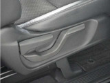 ◆シートハイトアジャスター◆運転席を上下に高さ調節ができます!運転ポジションを体格に合わせてシート調整できます。