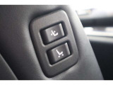 運転席から助手席のシート移動が可能です。
