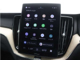 音声操作のGoogleアシスタントが音声コマンドを実行してくれます。通話発信やメッセージ送信、目的地の設定、車内温度の変更、音楽の選択、オンライン情報の検索、接続された家電の操作等、様々な操作が可能。