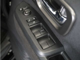 ◆パワーウィンドウスイッチ◆運転席から全席の窓の開閉操作を行うことが出来いつでも換気ができます!