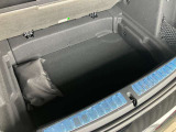 トランクフロア下にも充実の収納スペース!