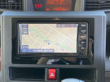純正ナビを装備。タッチパネル式で使いやすく、お出かけもラクラクです。