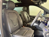 メルセデスのシートは、少し硬めに出来ておりますので、長時間の運転でも疲れにくく、安全にドライビングをお楽しみ頂けます