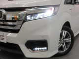 LEDヘッドライトとLEDフォグランプで、夜間の走行も明るい♪
