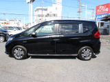 このお車はホンダ純正光脱臭・抗菌加工を納車前に致します。光触媒消臭は光触媒と銀イオンにより消臭とウイルス除菌や抗菌効果のダブル効果で車内を快適に保ちます。