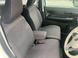 運転席もゆったり座ることができますよ☆
