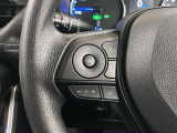 ステアリング右側のスイッチになります。全車追従機能付きクルーズコントロールが付いているので長距離運転も快適に運転できます。