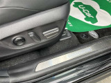 パワーシート搭載。微妙な調整が手軽にでき、ぴったりのポジションで運転することが可能です。