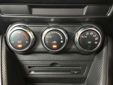 オートエアコン(運転席/助手席)快適にお過ごしできます。