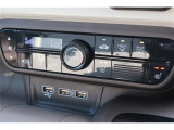オートエアコン付です。簡単操作で快適に車内温度をコントロールします。