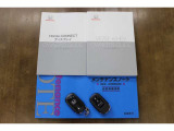 新車時のメンテナンスノート・保証書・クルマとナビの取扱説明書・スペアキーももちろんございます♪