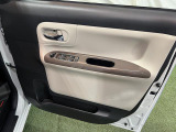 お車の情報が載ったカルテをお渡ししております。