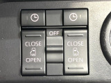 【両側パワースライドドア】スマートキーや運転席のスイッチで後席両側スライドドアの開閉が可能♪電動だから力を入れてドアを開ける必要が無く、小さなお子様でも簡単に開け閉めでき快適です♪