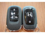 エンジンスターターは付いておりませんが、HondaTotalCareにご加入いただけますと、リモート操作アプリがご利用可能です。距離無制限で、スマホからエンジン操作が可能です♪(月々550円)
