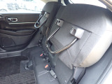 ◆チップアップ&ダイブダウン機構付【ULTR SEAT】は後席座面を左右分割で跳ね上げることができます。トランクで積載できない背の高い荷物をラクラク収納できます。ホンダ車ならではの人気装備です。