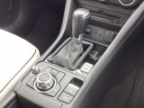 アクセルペダルを踏み込む量や速さに応じて変速パターンをし、人馬一体の運転感覚を発揮してくれる6速オートマ!