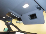 運転席・助手席バニティミラー&照明付サンバイザー